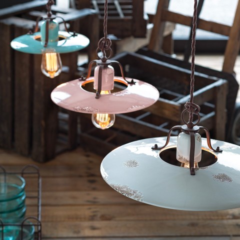 Lampe suspendue en fer et céramique au design industriel vintage Pays SO Promotion