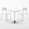 Table ronde blanche 70x70 et 2 chaises colorées bar café Parisienne Long Island Modèle