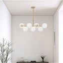 Moderner Kronleuchter im Design aus goldenem Metall und weißen Glaskugeln Glamy 7 Verkauf