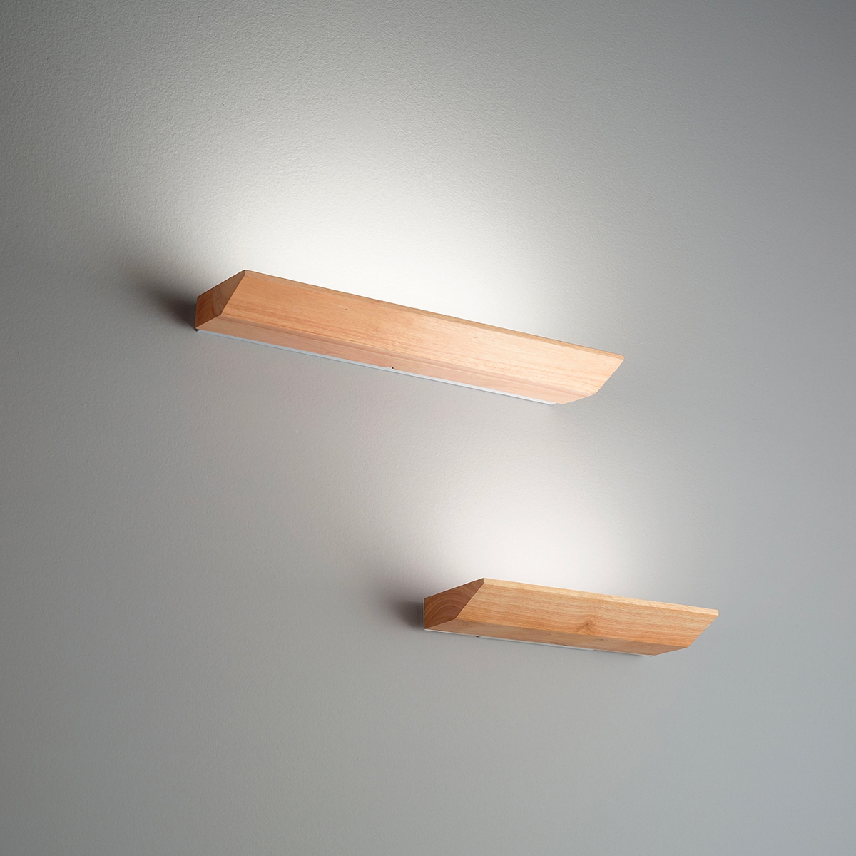 Applique in legno e vetro lampada da parete a LED con dimmer Linus Promozione Applique in legno e vetro lampada da parete a LED con dimmer Linus Promozione