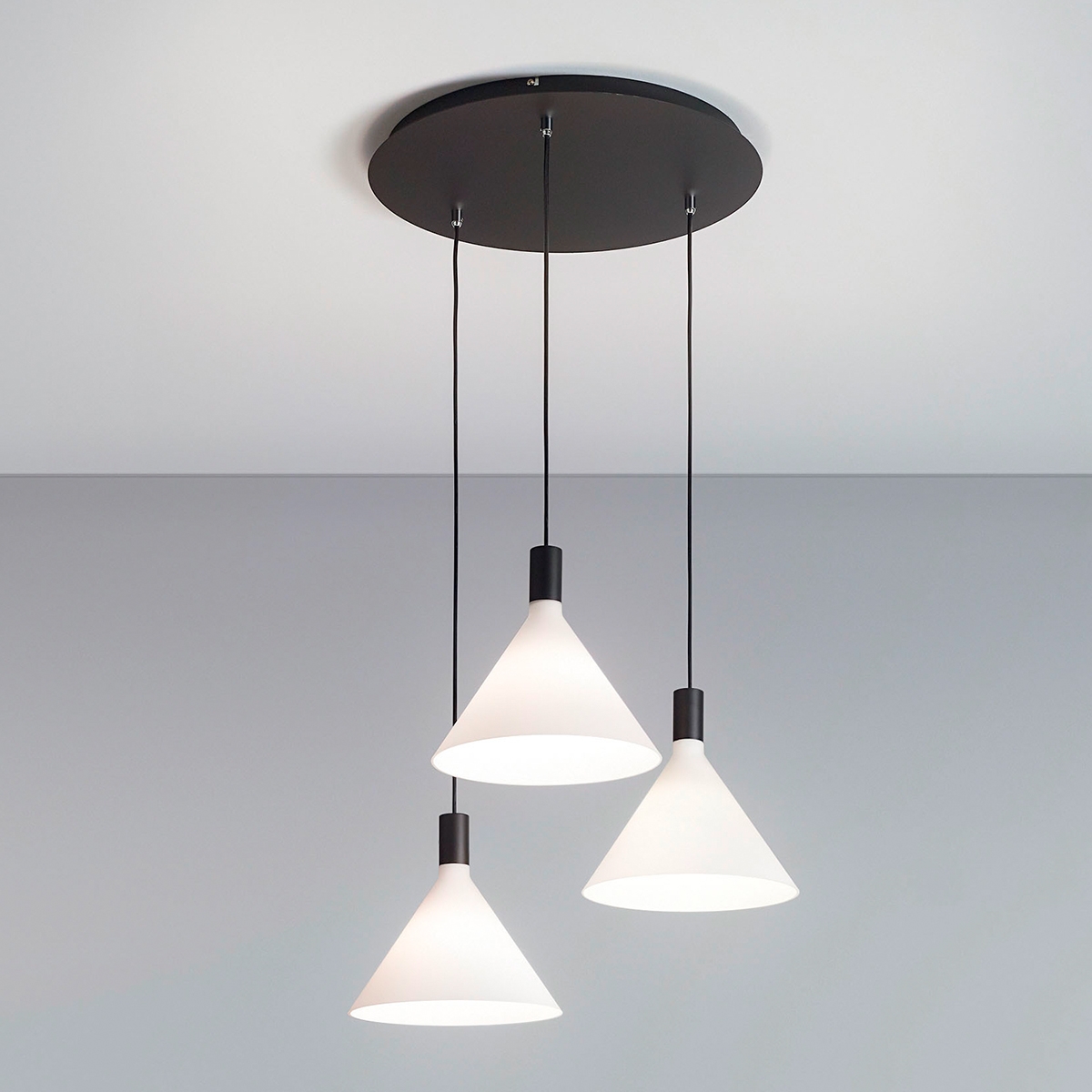 Lampada sospesa per soggiorno con 3 luci in stile classico Vincent-CS Promozione Lampada sospesa per soggiorno con 3 luci in stile classico Vincent-CS Promozione