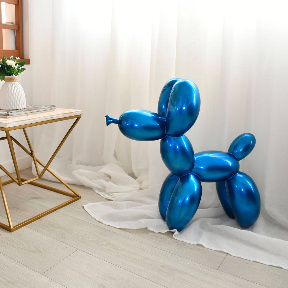 Scultura cane palloncino blu statua in resina effetto metallo Mira XL Promozione Scultura cane palloncino blu statua in resina effetto metallo Mira XL Promozione