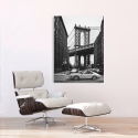 Stampa su tela bianco e nero By the Manhattan Bridge Gasoline Images Saldi