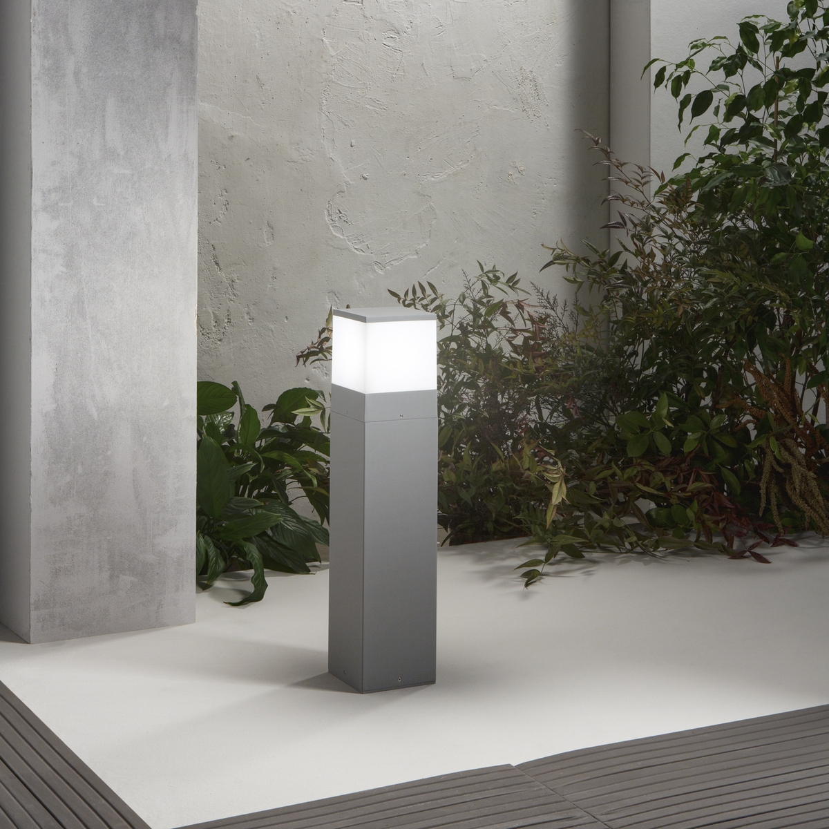 Paletto luce da giardino esterno in metallo argentato h60cm Booster Promozione Paletto luce da giardino esterno in metallo argentato h60cm Booster Promozione