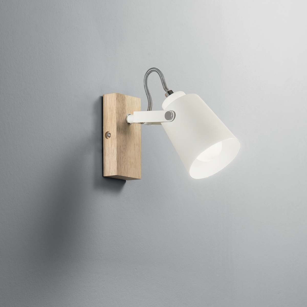 Eda AP applique in legno e metallo bianco luce orientabile stile scandinavo Promozione Eda AP applique in legno e metallo bianco luce orientabile stile scandinavo Promozione
