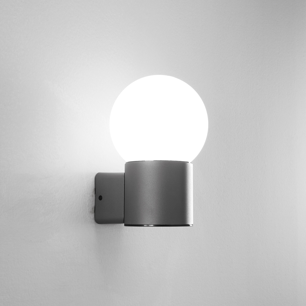 Applique extérieure jardin avec diffuseur lumière sphérique Skittle Promotion Applique extérieure jardin avec diffuseur lumière sphérique Skittle Promotion