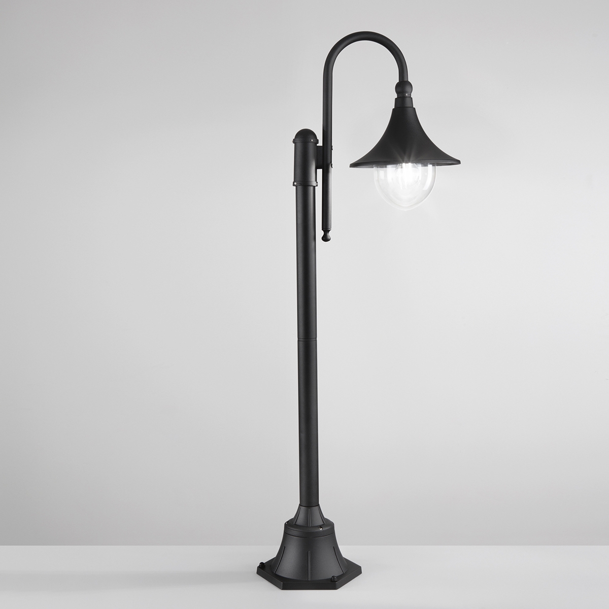 Lampadaire de jardin extérieur en aluminium noir h130 cm Pavia Promotion Lampadaire de jardin extérieur en aluminium noir h130 cm Pavia Promotion