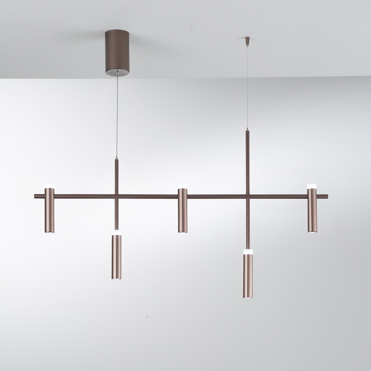 Lampadario sospeso in metallo design moderno 5 luci LED Candle Promozione Lampadario sospeso in metallo design moderno 5 luci LED Candle Promozione
