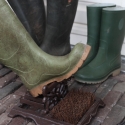Schuhreinigungsbürste aus Gusseisen mit Rußfreischaber Angebot