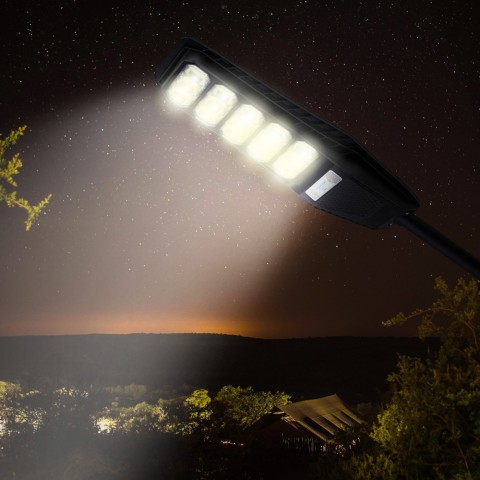 Lampadaire solaire à LED 300W avec support latéral capteur et télécommande Solis XL Promotion